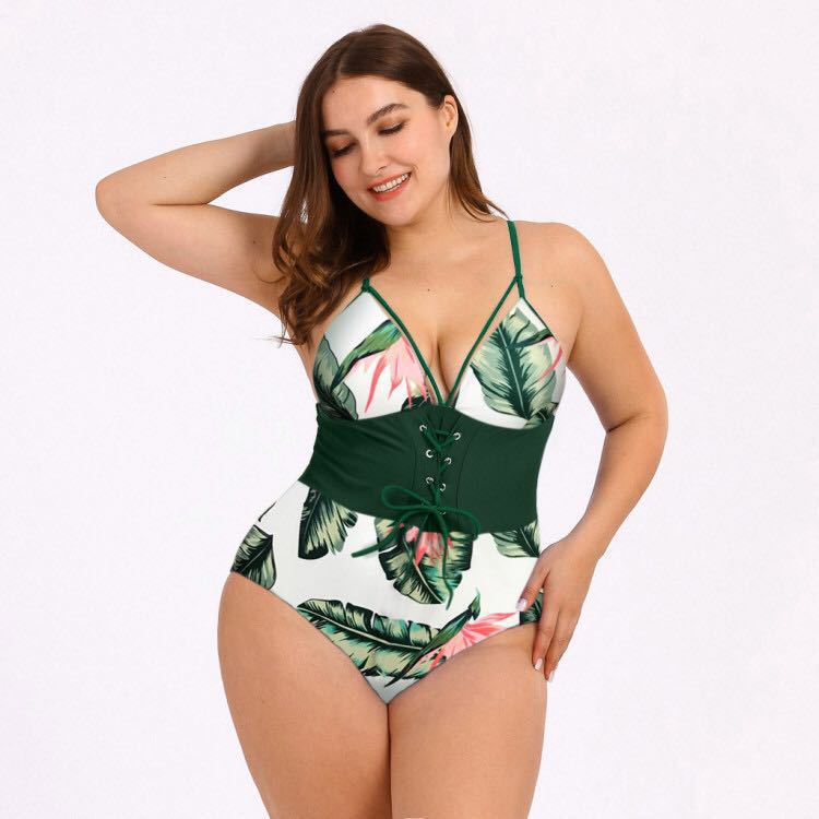 Plus size Lady Bikini