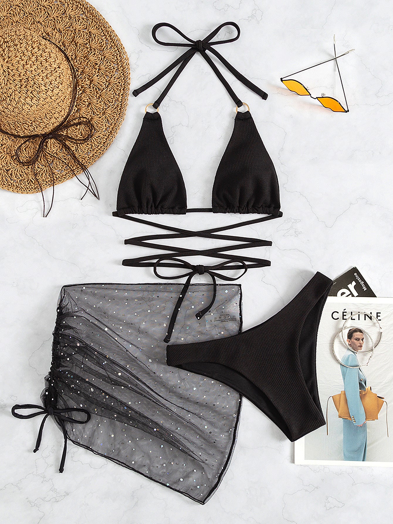 Bikini-Set mit Krawattenhalter und Rock